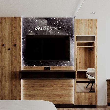 Alpinstyle Hotel อิสชเกิล ภายนอก รูปภาพ